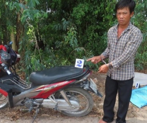 'Yêu râu xanh' chở con gái của bạn ra cánh đồng vắng để hiếp dâm