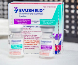 Bộ Y tế: EVUSHELD là thuốc, không phải là 'siêu vaccine'