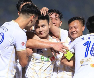 Công Vinh và Quang Hải: Ai trung thành với Hà Nội FC của bầu Hiển?