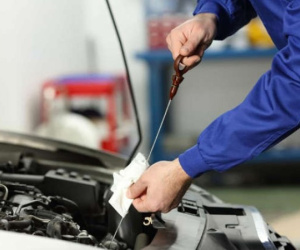 Thay dầu sau mỗi 5000 km không còn hiệu quả trên xe mới