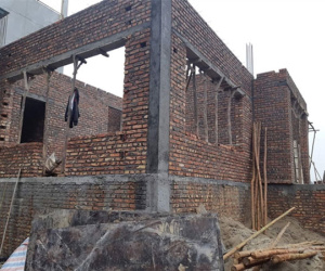 Giá thép tăng khủng khiếp, khóc ròng bên căn nhà xây dở