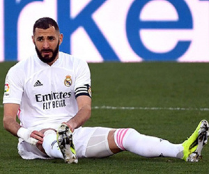Ancelotti: 'Real có thể hạ Barca mà không cần Benzema'