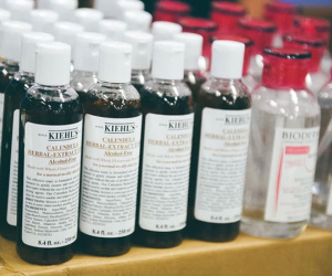 Cảnh sát triệt phá kho mỹ phẩm fake 18 thương hiệu nổi tiếng Kiehl's, Anessa, Estee Lauder... trị giá gần 50 tỷ, bao bì giống thật đến 99%