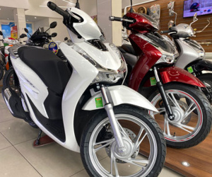 Giá xe máy tăng vọt, nghi vấn bị làm giá