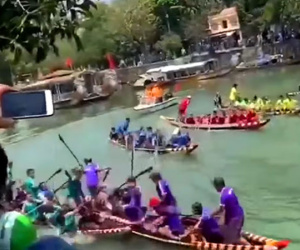 Khua mái chèo khiến đối thủ rơi xuống sông, đội gây chiến nhận giải fairplay khiến nhiều người bức xúc