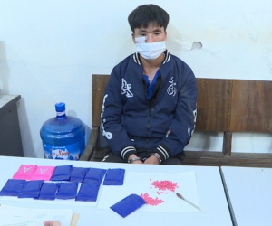 Bắt đối tượng vận chuyển ma túy trong đêm tối, 2 chiến sĩ công an bị thương