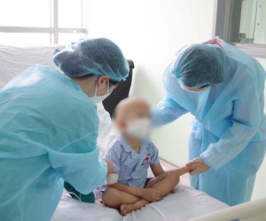 Ghép gan thành công cho bé 5 tuổi bị ung thư nguy kịch