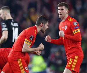 Bale đưa xứ Wales vào chung kết, Thụy Điển chật vật loại CH Czech