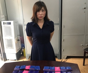 Bắt quả tang 'sơn nữ' vận chuyển 12.000 viên hồng phiến