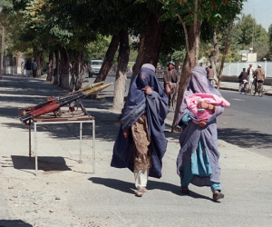 Taliban cấm đàn ông và phụ nữ ra công viên cùng một ngày