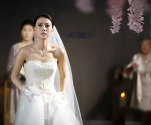 Thuê váy cưới 30 triệu bị mẹ chồng tương lai và người yêu làm ầm ĩ ở tiệm váy cưới đòi trả lại, cô gái quyết định hủy hôn trong '1 nốt nhạc' vì câu nói này