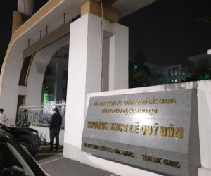 Nam giáo viên thể dục tử vong trong tư thế treo cổ tại trường