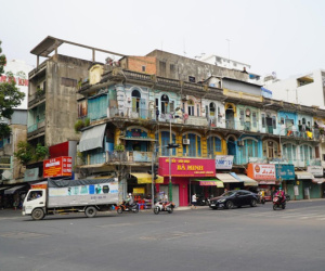 Người dân vẫn bám trụ ở trong chung cư chờ sập tại TPHCM