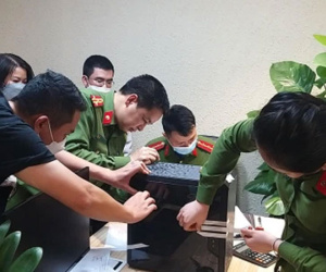 Những hình ảnh 'nóng' khám xét trụ sở FLC