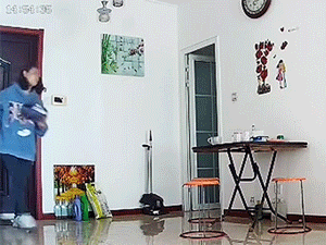 Cô gái suýt 'bắn tim ra ngoài' khi thấy trộm xồng xộc từ trong nhà mình chạy ra