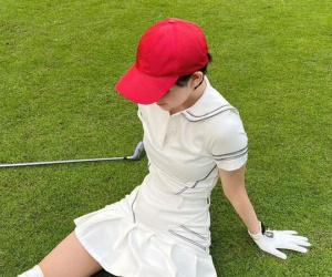Hiền Hồ tái xuất sau vụ 'anh em nương tựa nhau', khoe ảnh đi đánh golf nóng bỏng