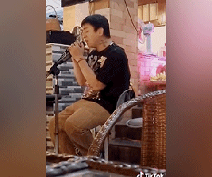 Hoài Lâm lộ diện với vẻ ngoài tăng cân thấy rõ nhưng vẫn khiến dân tình xuýt xoa bởi 1 điều không hề thay đổi
