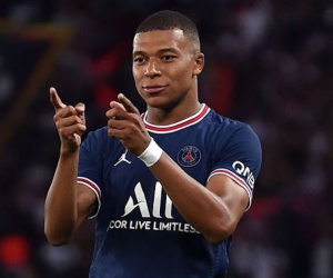 Mbappe khẳng định có thể ở lại PSG
