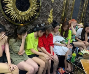 Vây bắt 16 dân chơi ‘bay lắc’ trong quán karaoke, một nửa là các 'chân dài'