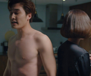 Thương ngày nắng về phần 2 tập 1: Duy say xỉn lột đồ trước mặt Trang, Vân Vân lại bắt quả tang chị gái dẫn trai trẻ về nhà qua đêm