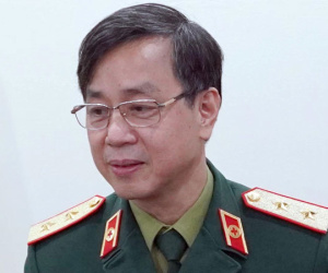Cách chức tất cả các chức vụ trong Đảng đối với Trung tướng Đỗ Quyết và thiếu tướng Hoàng Văn Lương