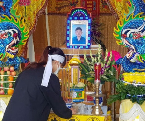 Đám tang đẫm nước mắt của nam dân quân 21 tuổi bị đâm chết khi đang điều tiết giao thông