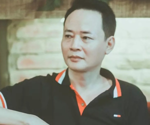 Tùng Dương '3 đời vợ': Tuổi 53 đau ốm, 'gà trống nuôi con'
