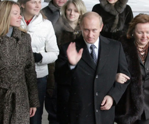 Nhìn lại thông tin về hai 'tiểu thư' nhà Tổng thống Putin vừa bị Mỹ áp lệnh trừng phạt
