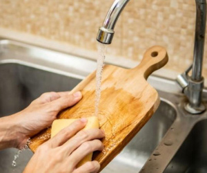 Thực hư thông tin dùng đũa, thớt mốc gây ung thư gan