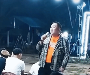 Xôn xao clip Minh Béo đi hát tại hội chợ, khán giả ngao ngán tới mức không thèm nhìn mặt?
