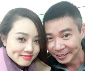 Sau 8 tháng chăm chồng trong bệnh viện, bà xã Công Lý úp mở thông báo có 'tin vui'