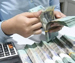 Lãi suất đồng loạt tăng cao, nguy cơ gãy đổ mục tiêu lớn