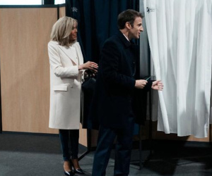 Bầu cử tổng thống Pháp: Ông Macron dẫn đầu vòng một