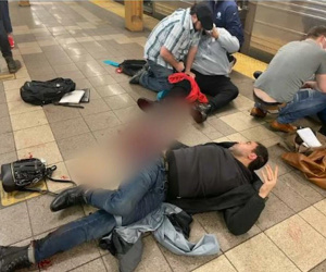 Nổ súng hàng loạt tại ga tàu điện ngầm New York, nghi phạm vẫn đang lẩn trốn