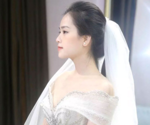 Bồ cũ Quang Hải khóc lóc, treo status 'lạ' cận kề ngày cưới