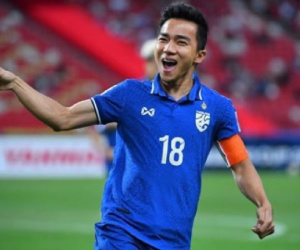 Nữ Trưởng đoàn U23 Thái Lan ‘ủ mưu’ đưa Chanathip Songkrasin đá SEA Games 31