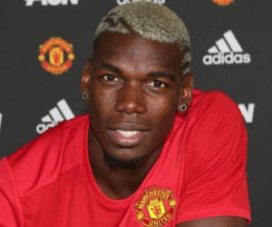 Cầu thủ MU tức giận hợp đồng mới của Paul Pogba