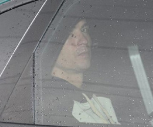 Ronaldo đi chui khỏi sân tập MU sau scandal ném điện thoại