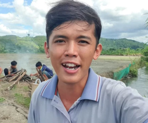 YouTuber 'nghèo nhất Việt Nam' bồi hồi khi nhắc về ngôi nhà cũ