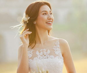 Đường tình truân chuyên của Á hậu Hoàng Oanh: Hẹn hò hotboy, kết hôn với chồng Tây và ly hôn chóng vánh