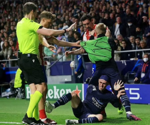 'Các cầu thủ Atletico Madrid đáng bị đưa lên giàn thiêu'
