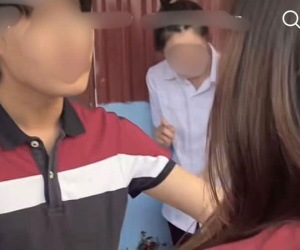 Gọi chồng về ăn cơm không được, vợ hất cả mâm trước mặt bao nhiêu người gây tranh cãi dữ dội