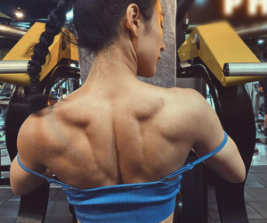 Angela Phương Trinh khoe body 'vạm vỡ' sau thời gian tập luyện với VĐV thể hình Phạm Văn Mách