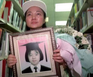 Nữ minh tinh Bạch Băng Băng đăng ảnh thương tiếc con gái sau 25 năm: Vụ bắt cóc và hãm hiếp chấn động Đài Loan, truyền thông vô lương tâm là đồng lõa lớn nhất