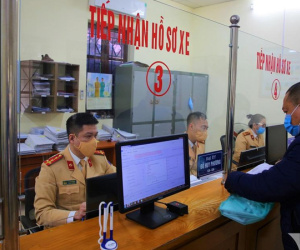 Người dân có thể tới công an phường, xã đăng ký biển số xe máy