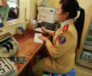 Không cần đến công an tỉnh, huyện, người dân có thể tới công an phường, xã đăng ký biển số xe máy
