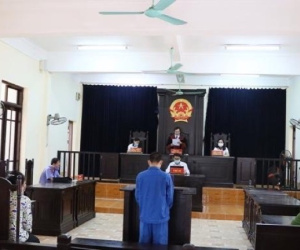 Người đàn ông lĩnh 3 năm tù sau khi lên tòa nộp đơn ly hôn