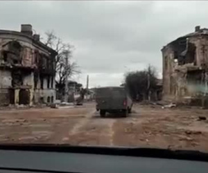 Một vòng lái xe quanh Mariupol sau khi quân đội Nga rút lui