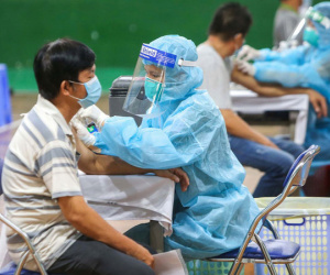 Ngày 16/4, số ca mắc Covid-19 trên cả nước giảm sâu còn 18.474 ca, Hà Nội có 1.361 F0