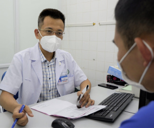 Lỡ ‘tình một đêm’ với cô chủ quán ăn, nam thanh niên 23 tuổi phải đi khám gấp